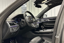 Harmaa BMW 745 2019 kuva 10.