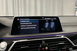 Harmaa BMW 745 2019 kuva 18.