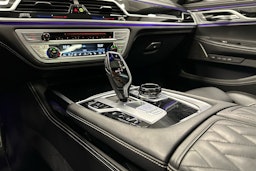 Harmaa BMW 745 2019 kuva 23.