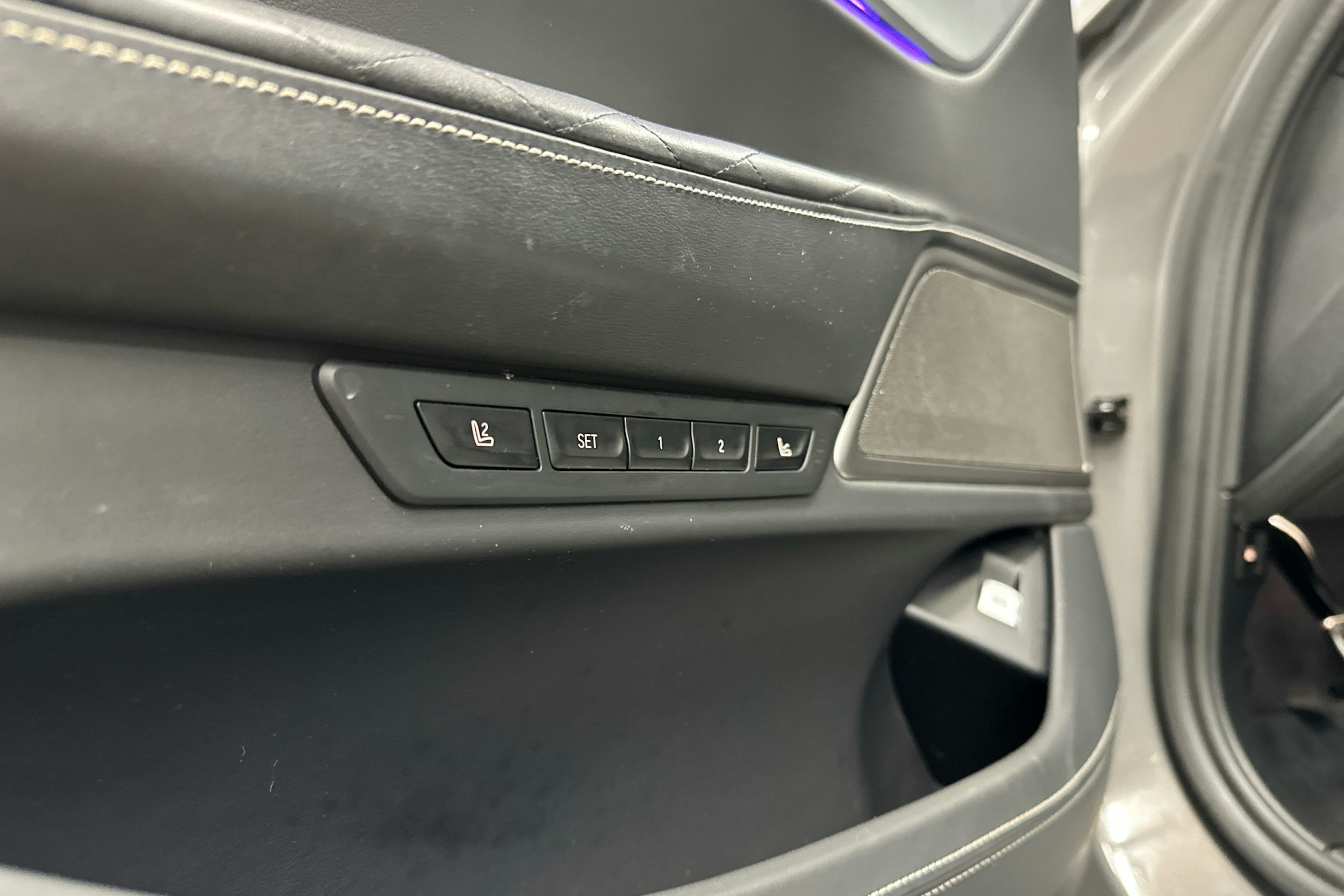 Harmaa BMW 745 2019 kuva 26.