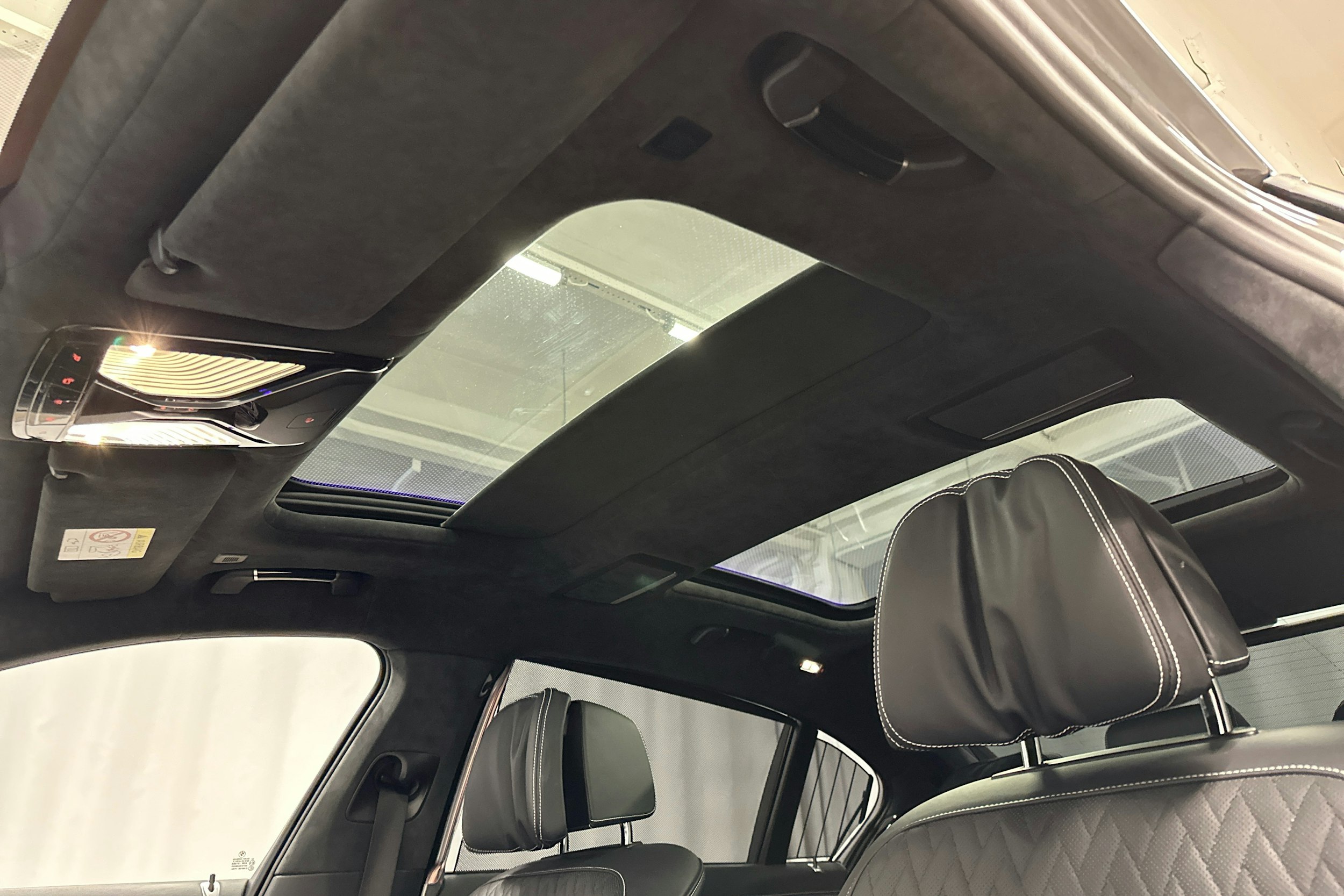 Harmaa BMW 745 2019 kuva 28.