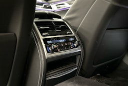 Harmaa BMW 745 2019 kuva 31.