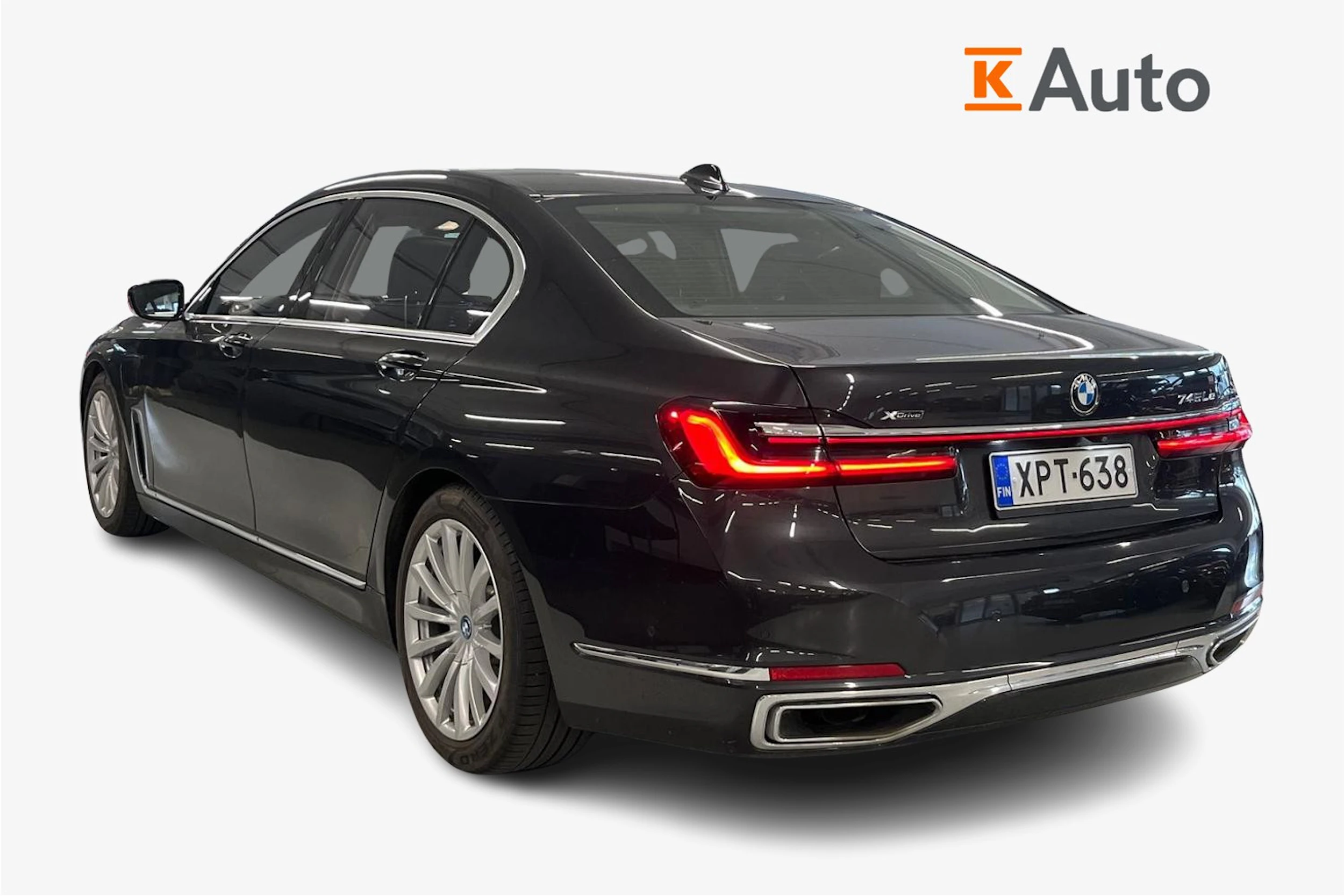Harmaa BMW 745 2020 kuva 2.
