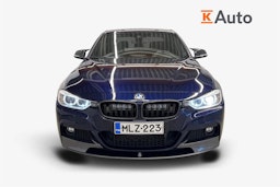sininen BMW 335 2013 kuva 5.
