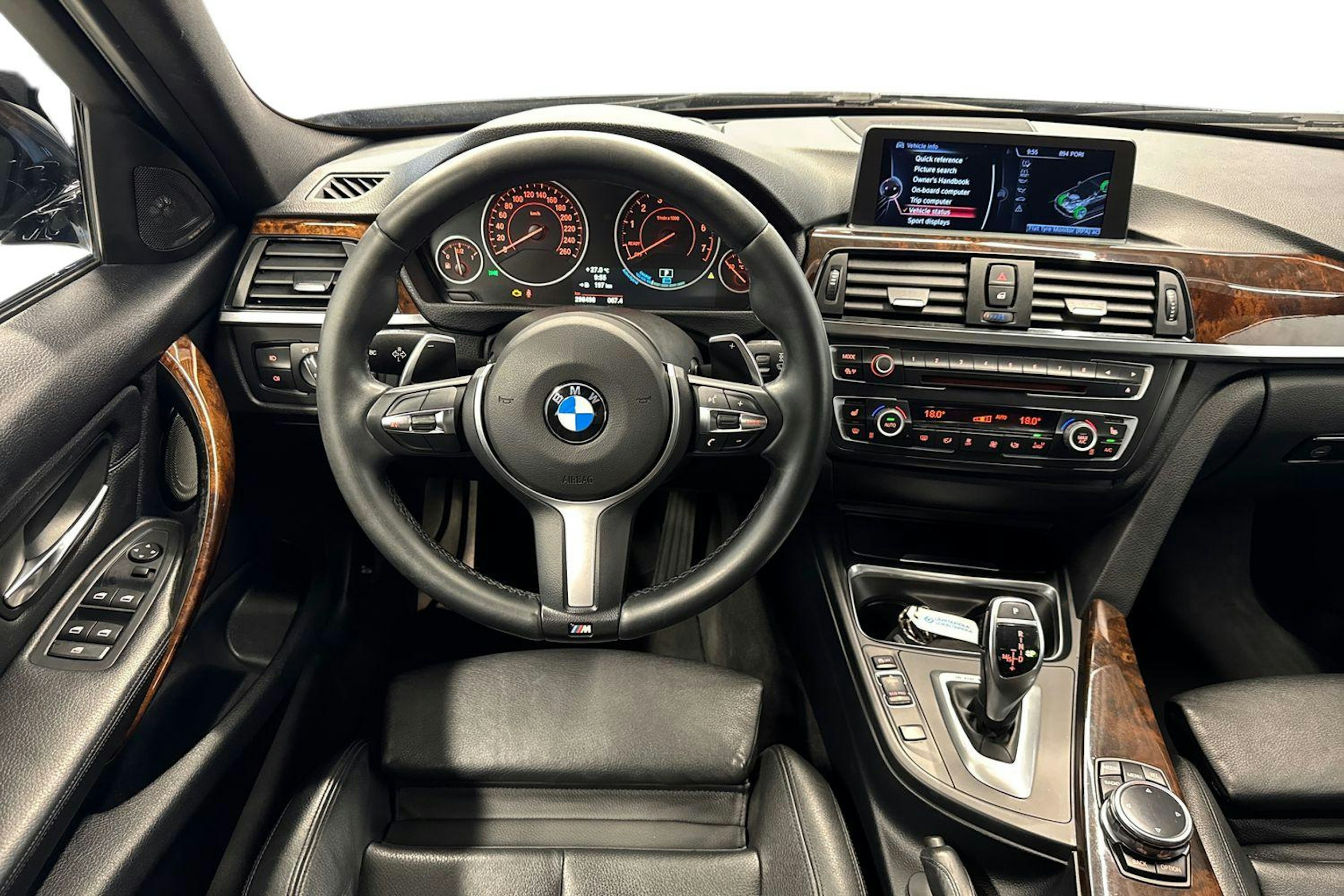 sininen BMW 335 2013 kuva 9.