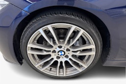 sininen BMW 335 2013 kuva 11.