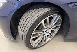 sininen BMW 335 2013 kuva 13.