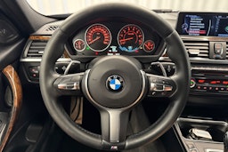 sininen BMW 335 2013 kuva 21.