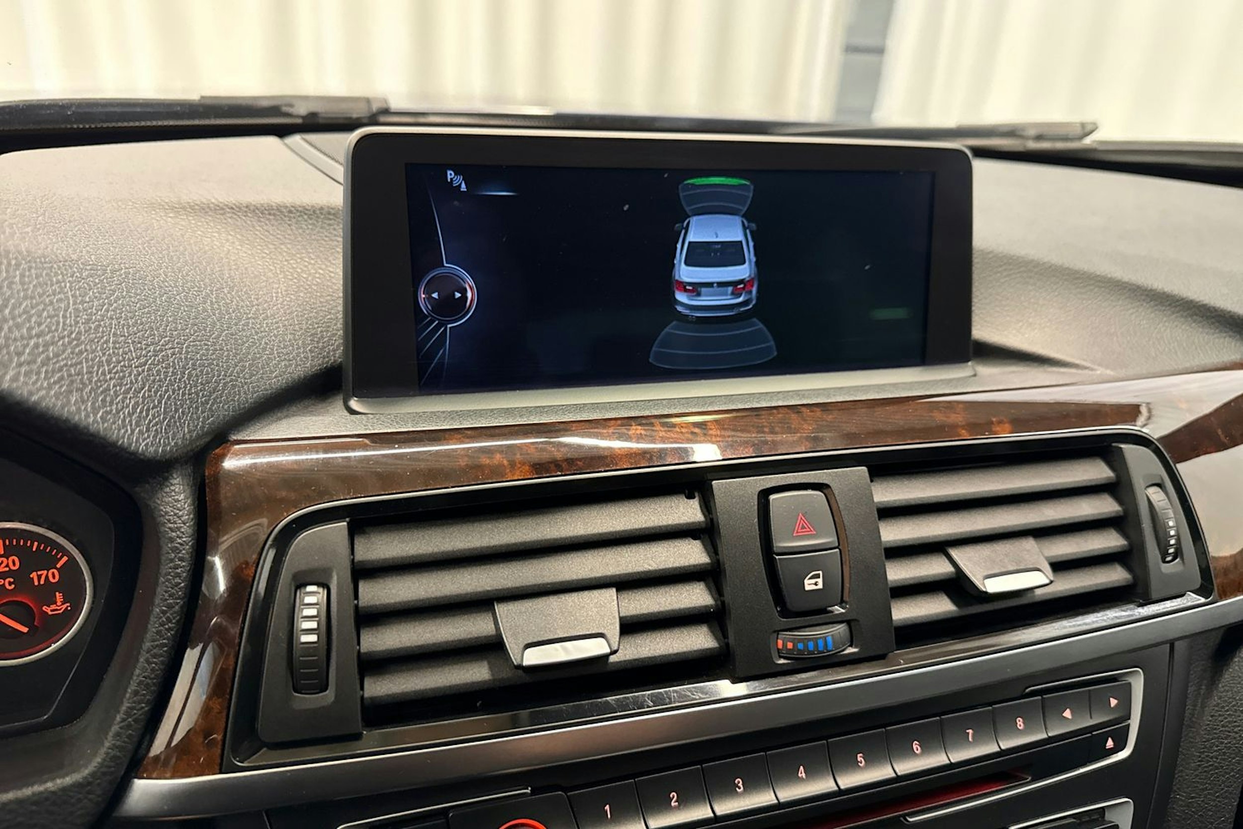 sininen BMW 335 2013 kuva 28.