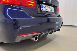 sininen BMW 335 2013 kuva 32.