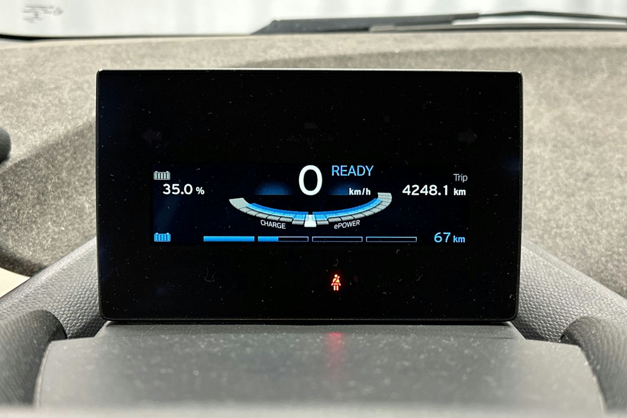 musta BMW i3 2018 kuva 17.