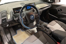 Punainen BMW i3 2019 kuva 7.