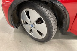 Punainen BMW i3 2019 kuva 13.