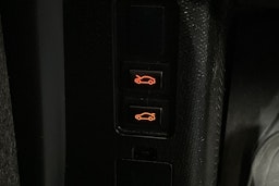 Punainen BMW i3 2019 kuva 22.