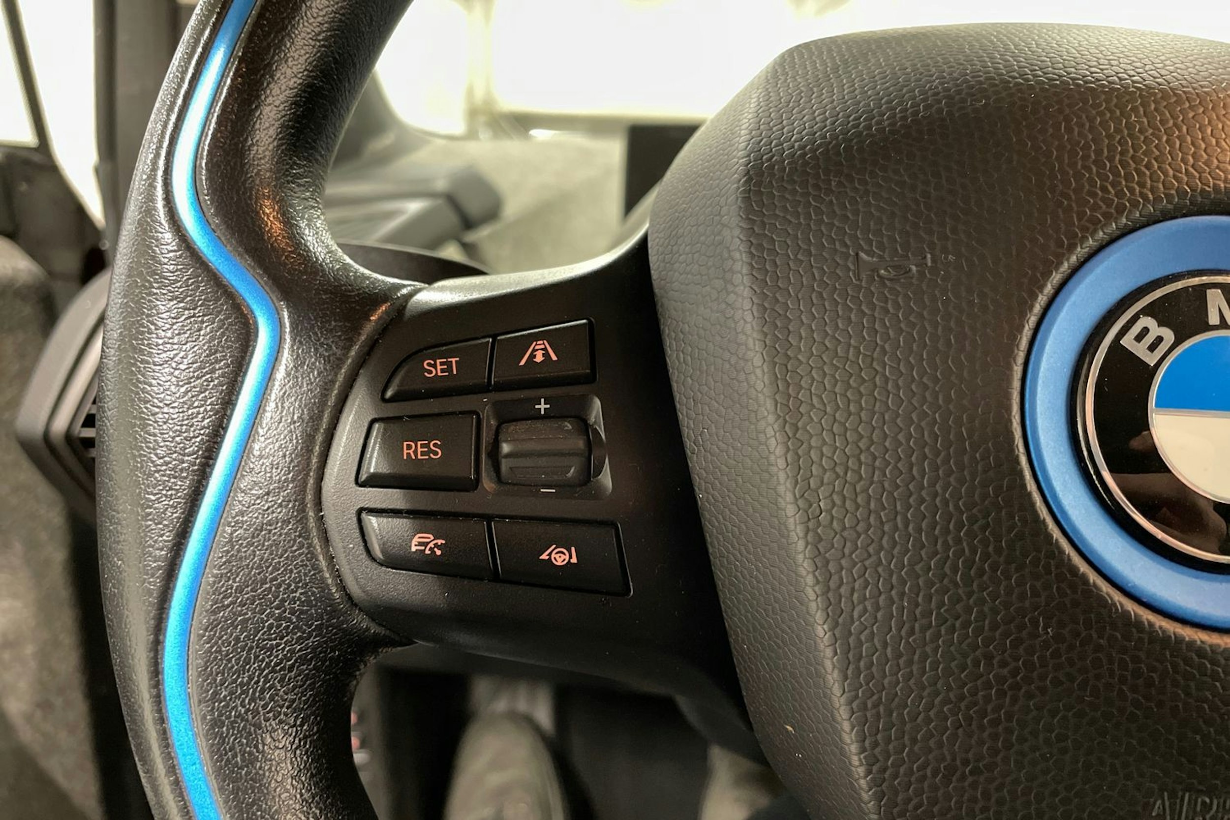 Punainen BMW i3 2019 kuva 23.