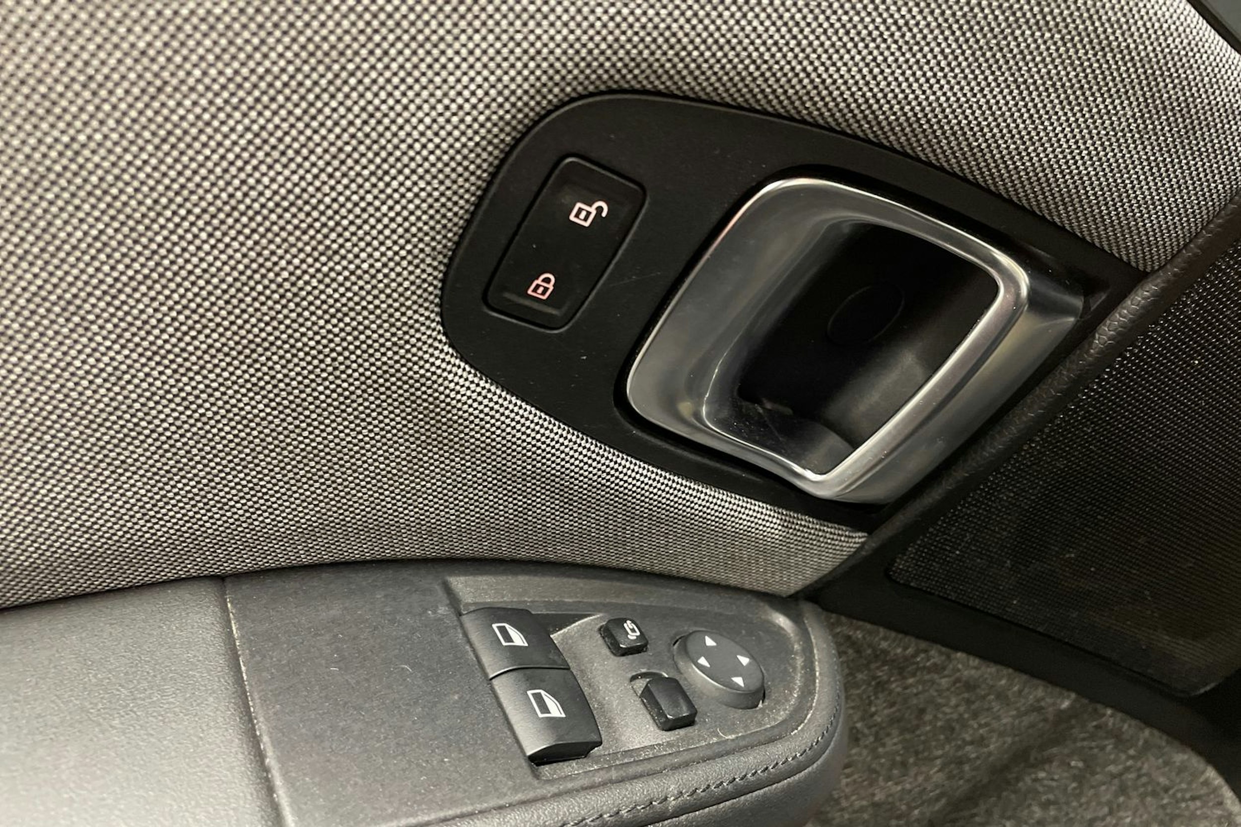 Punainen BMW i3 2019 kuva 25.