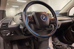 Punainen BMW i3 2019 kuva 26.