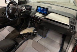 Punainen BMW i3 2019 kuva 28.