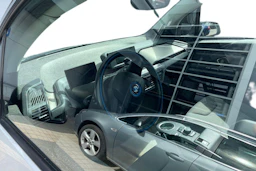 valkoinen BMW i3 2019 kuva 3.