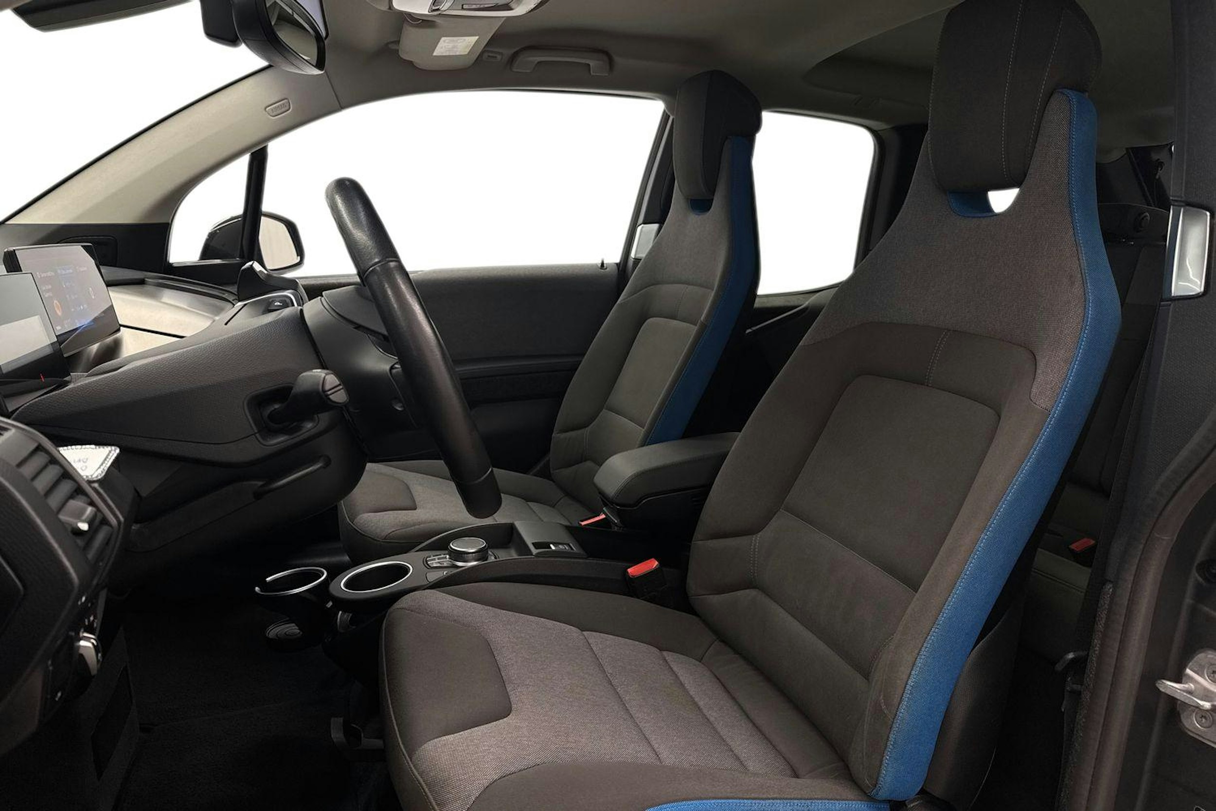 Punainen BMW i3 2020 kuva 11.