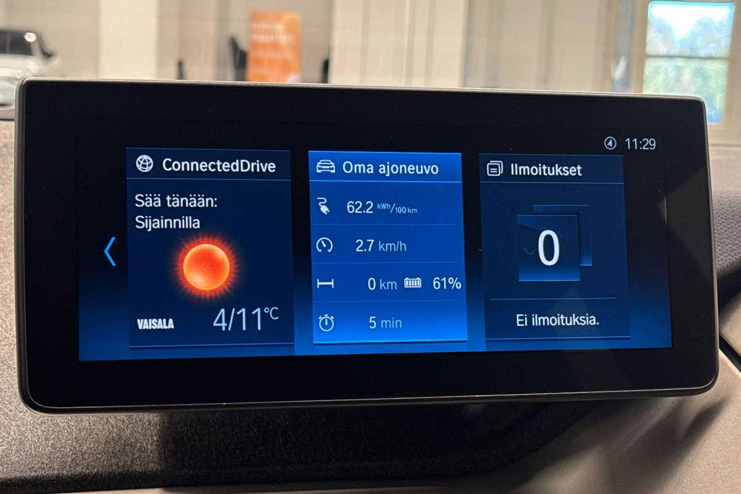 Punainen BMW i3 2020 kuva 26.