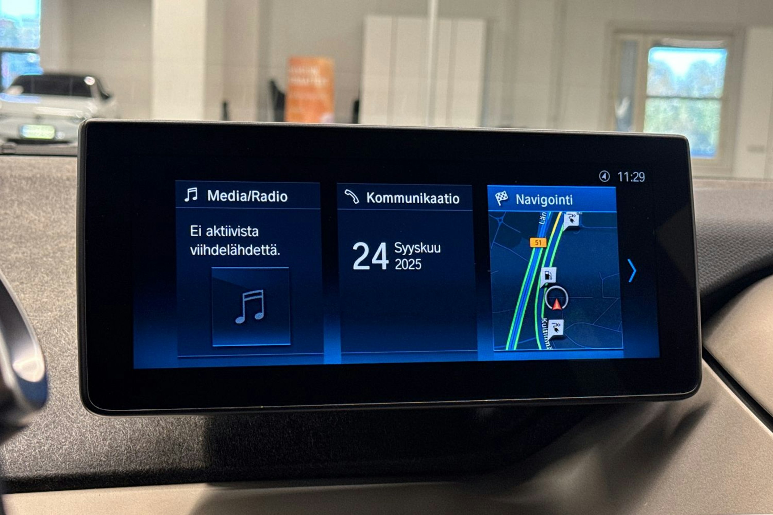 Punainen BMW i3 2020 kuva 27.