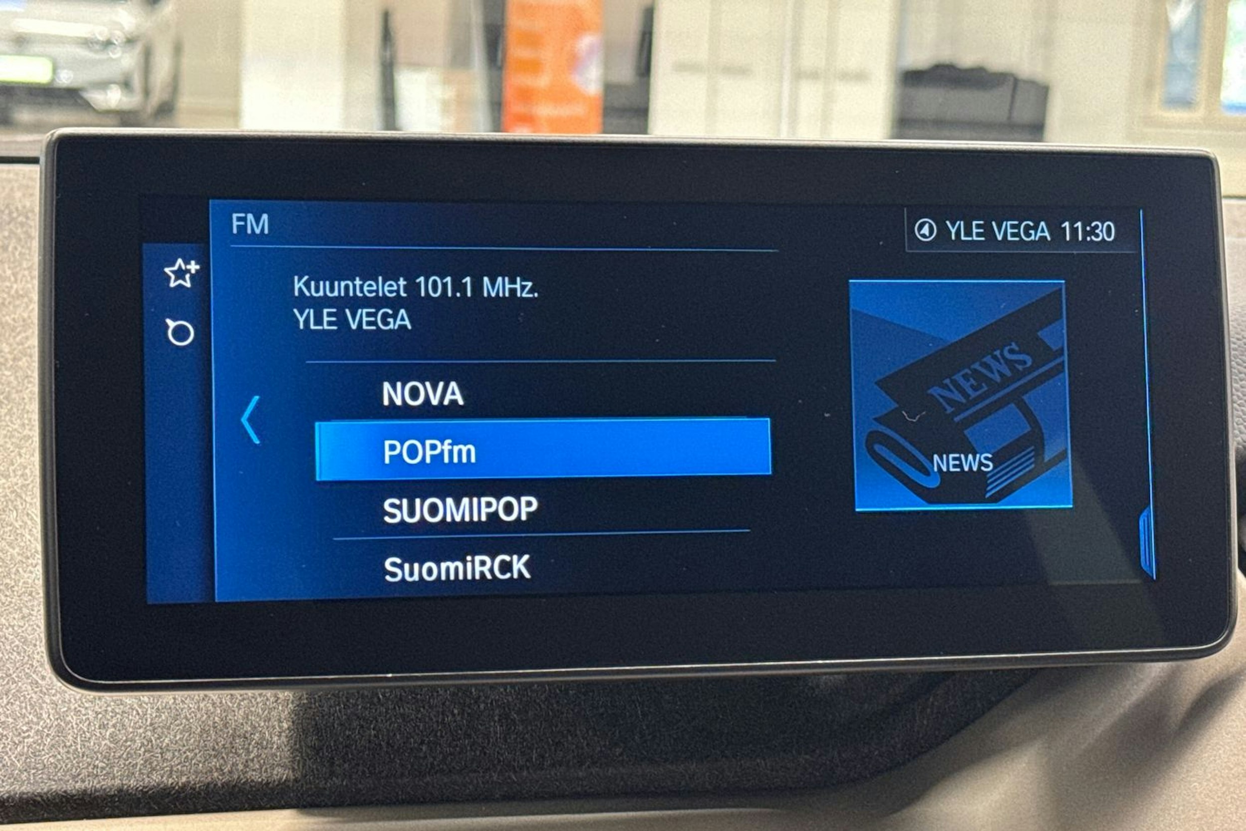 Punainen BMW i3 2020 kuva 29.