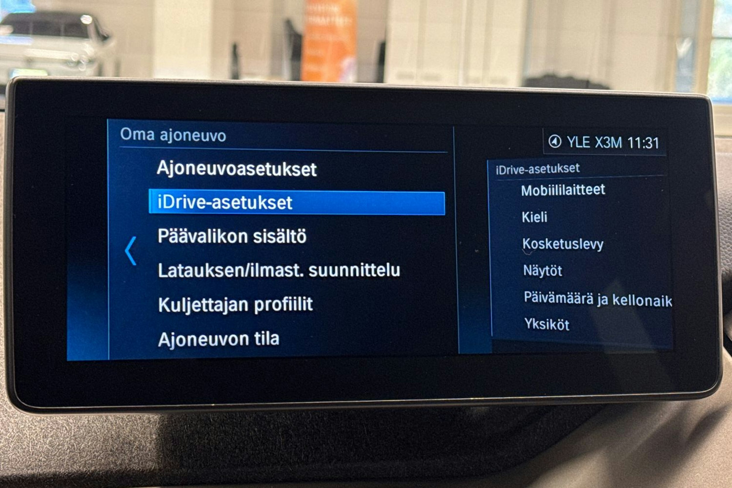 Punainen BMW i3 2020 kuva 32.