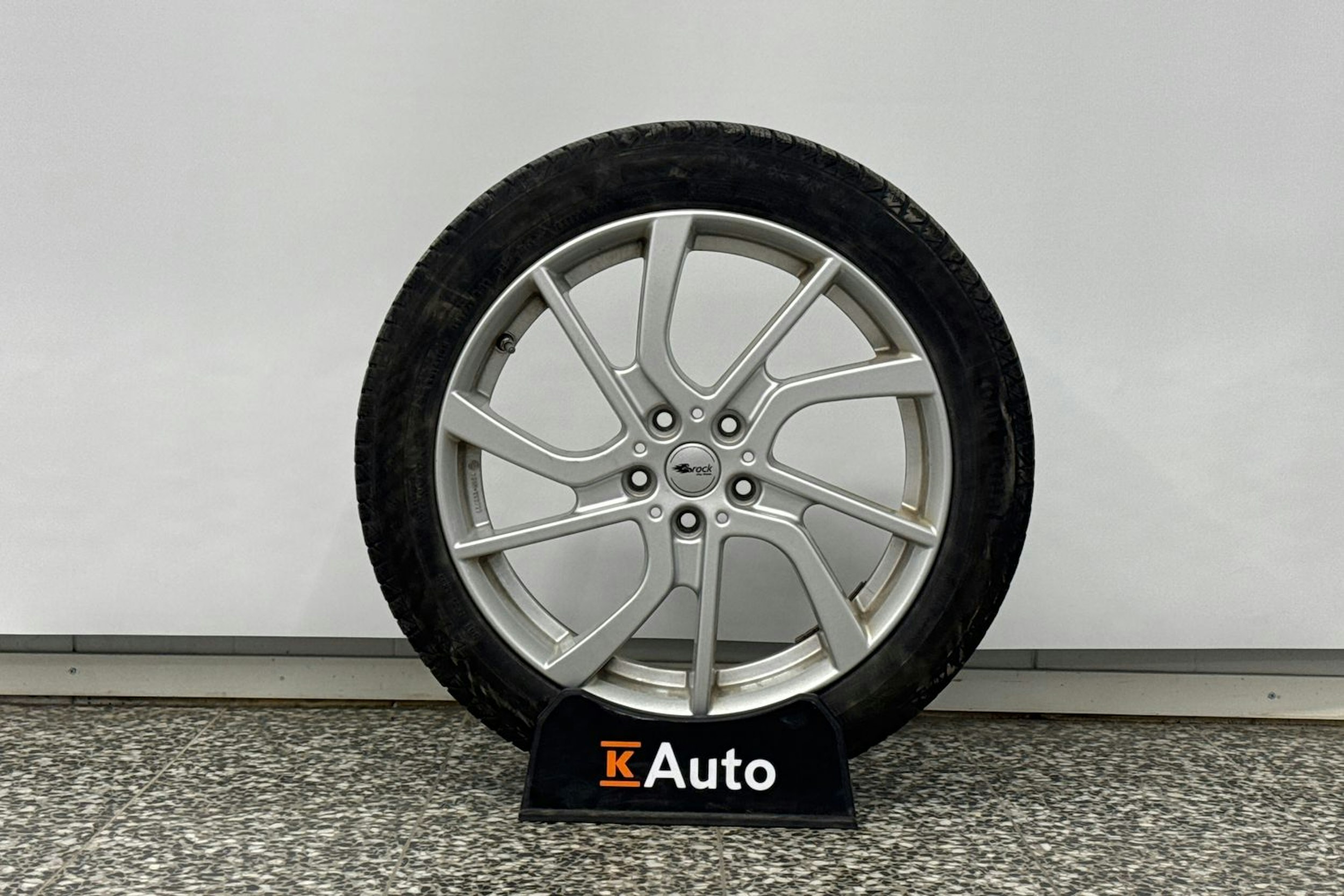 Punainen BMW i3 2020 kuva 40.