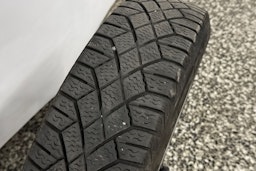 Punainen BMW i3 2020 kuva 41.