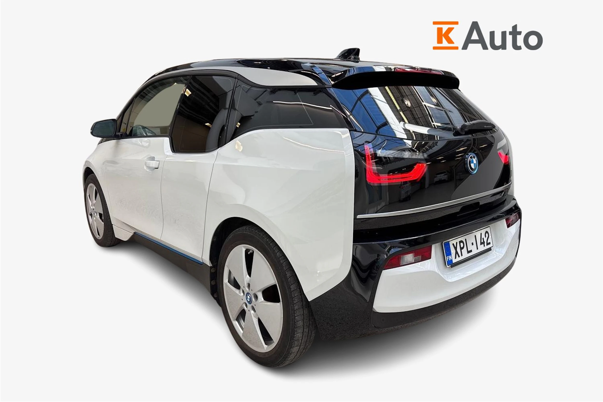 Valkoinen BMW i3 2021 kuva 3.