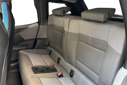 Valkoinen BMW i3 2021 kuva 11.