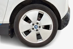 Valkoinen BMW i3 2021 kuva 12.