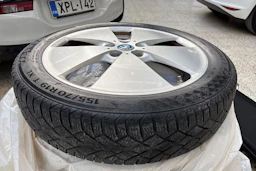 Valkoinen BMW i3 2021 kuva 15.