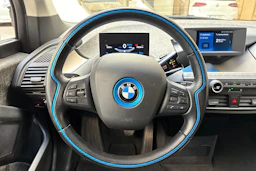 Valkoinen BMW i3 2021 kuva 19.