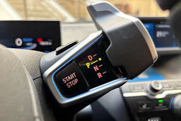 Valkoinen BMW i3 2021 kuva 21.