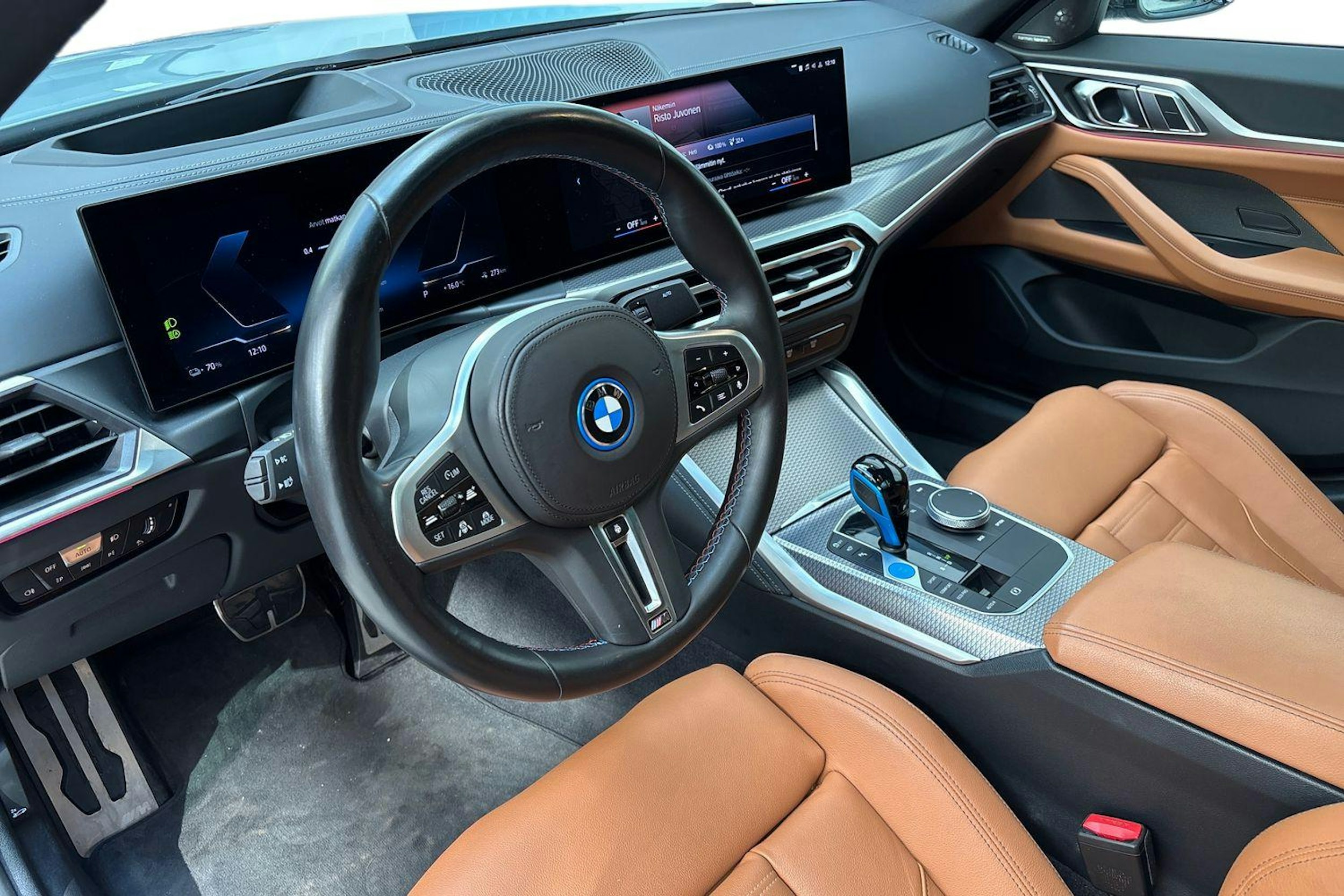 harmaa BMW i4 2022 kuva 6.
