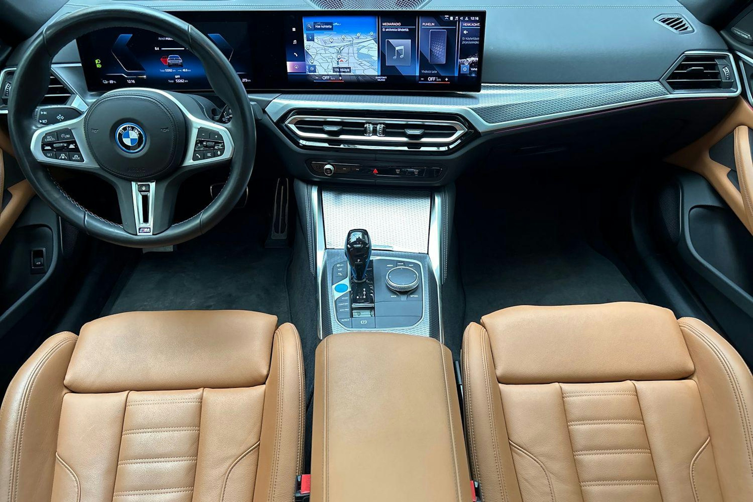 harmaa BMW i4 2022 kuva 7.