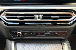 harmaa BMW i4 2022 kuva 24.