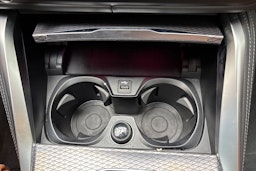 harmaa BMW i4 2022 kuva 25.