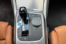 harmaa BMW i4 2022 kuva 26.