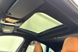 harmaa BMW i4 2022 kuva 28.