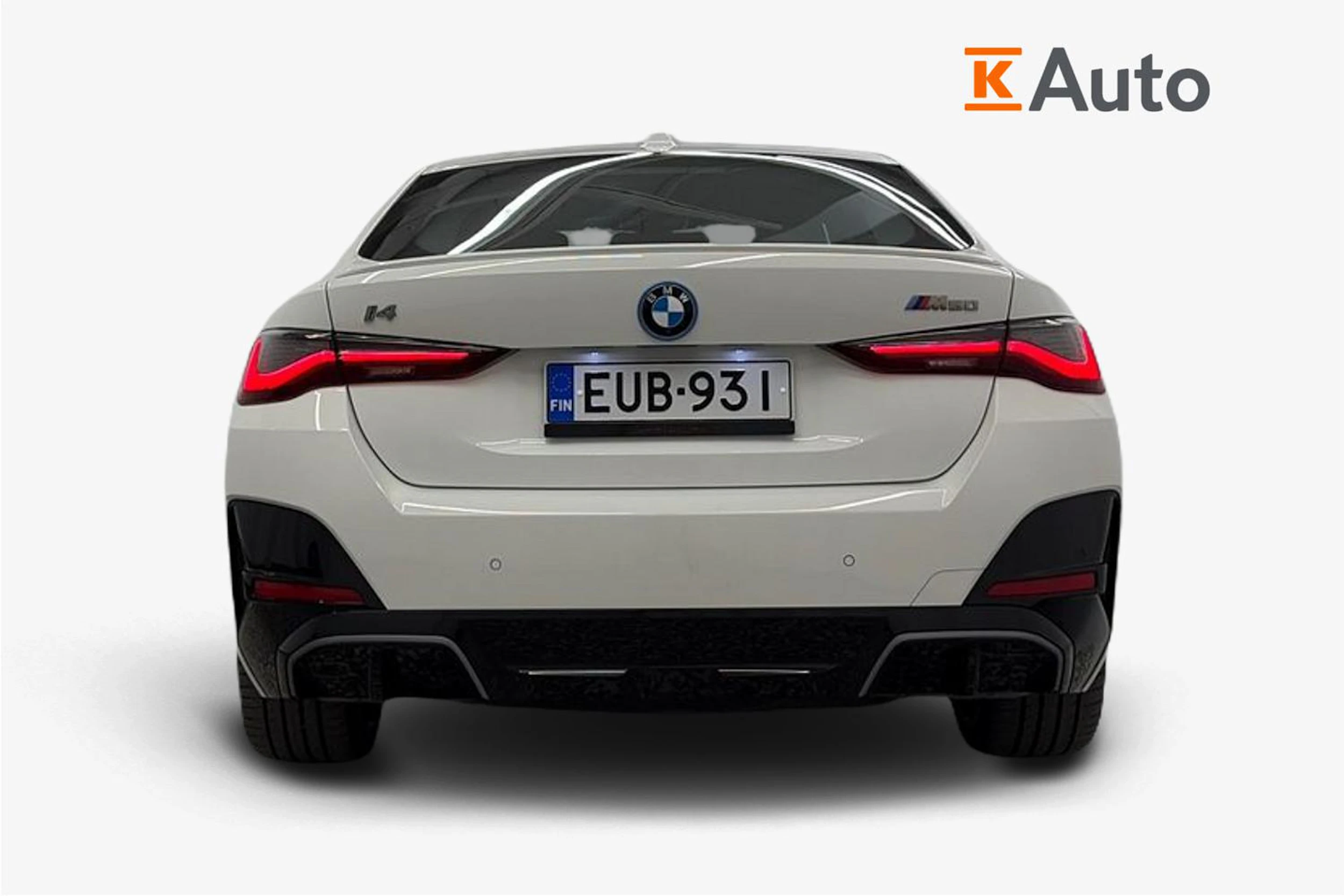 valkoinen BMW i4 2022 kuva 4.