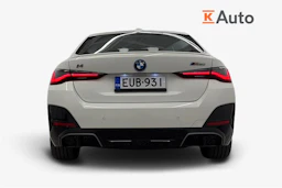 valkoinen BMW i4 2022 kuva 4.