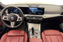 valkoinen BMW i4 2022 kuva 9.