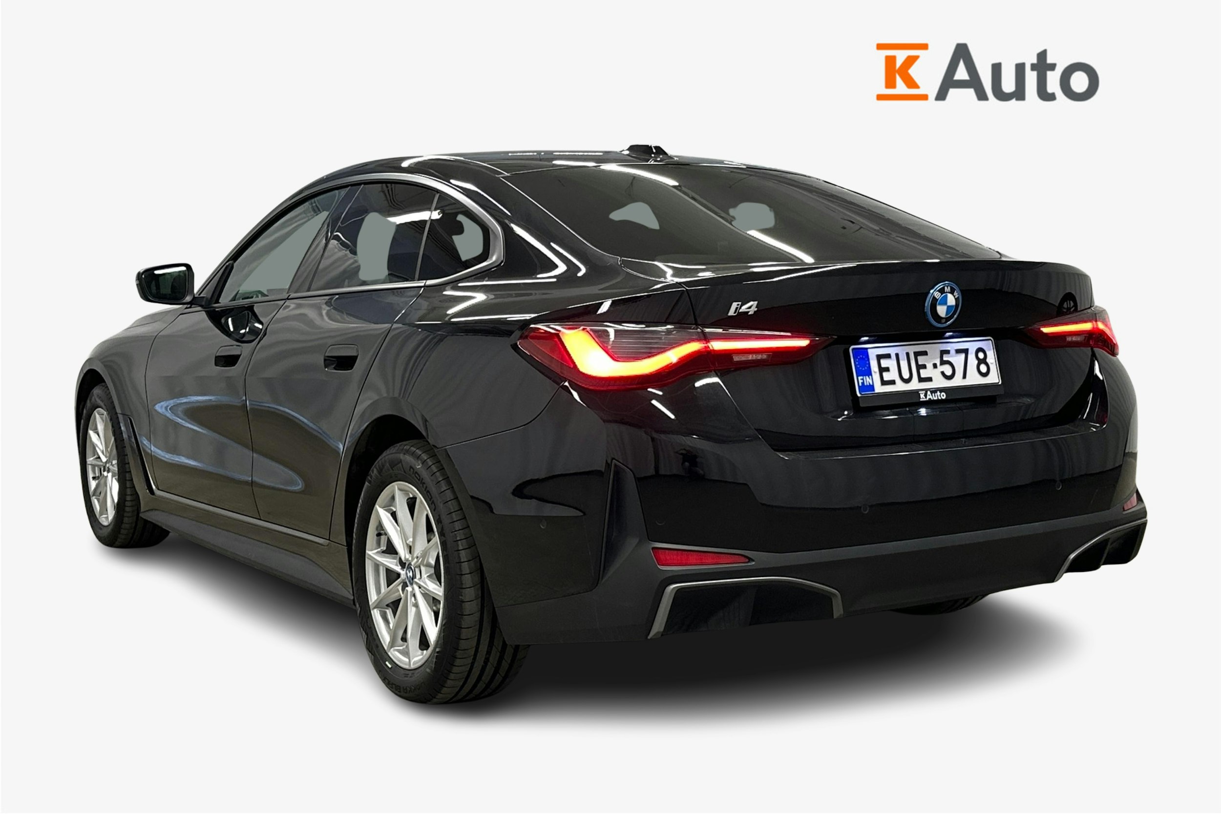 musta BMW i4 2022 kuva 2.