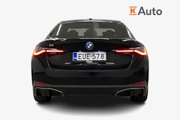 musta BMW i4 2022 kuva 3.