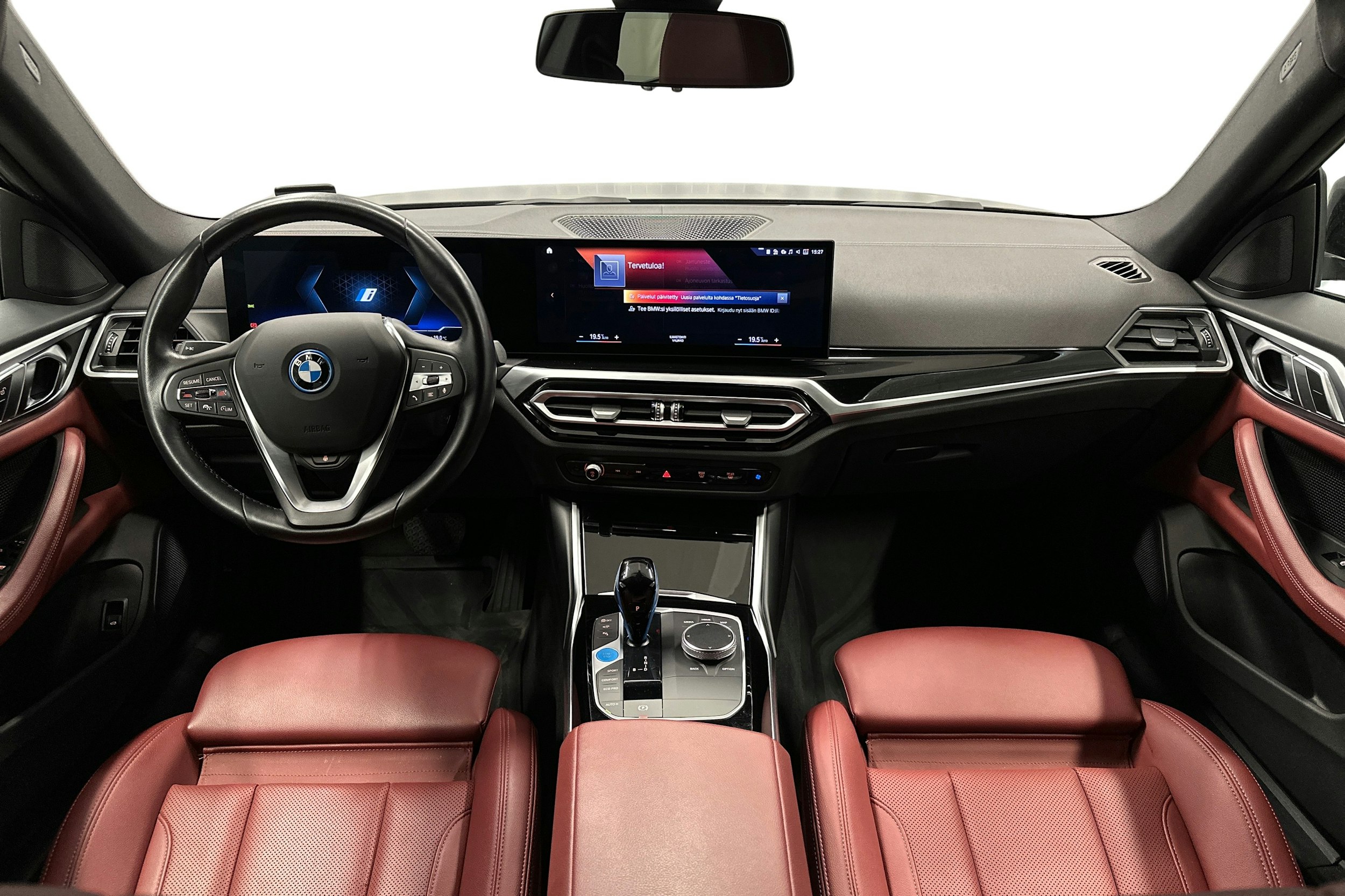 musta BMW i4 2022 kuva 7.