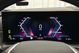 musta BMW i4 2022 kuva 11.