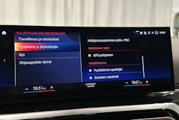 musta BMW i4 2022 kuva 18.